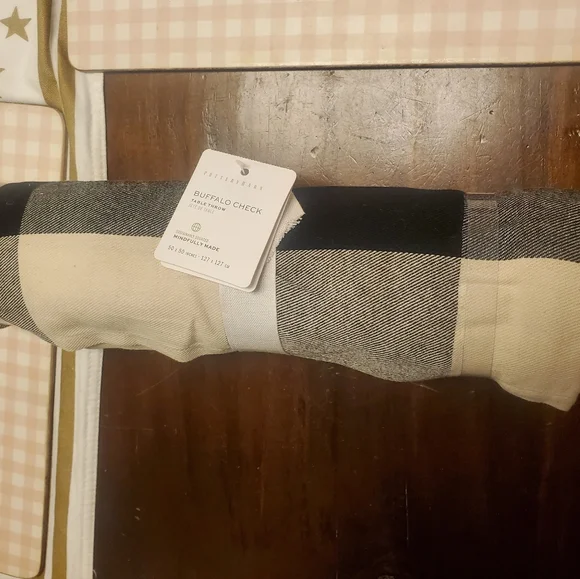 Table throw - Picture 2 of 3